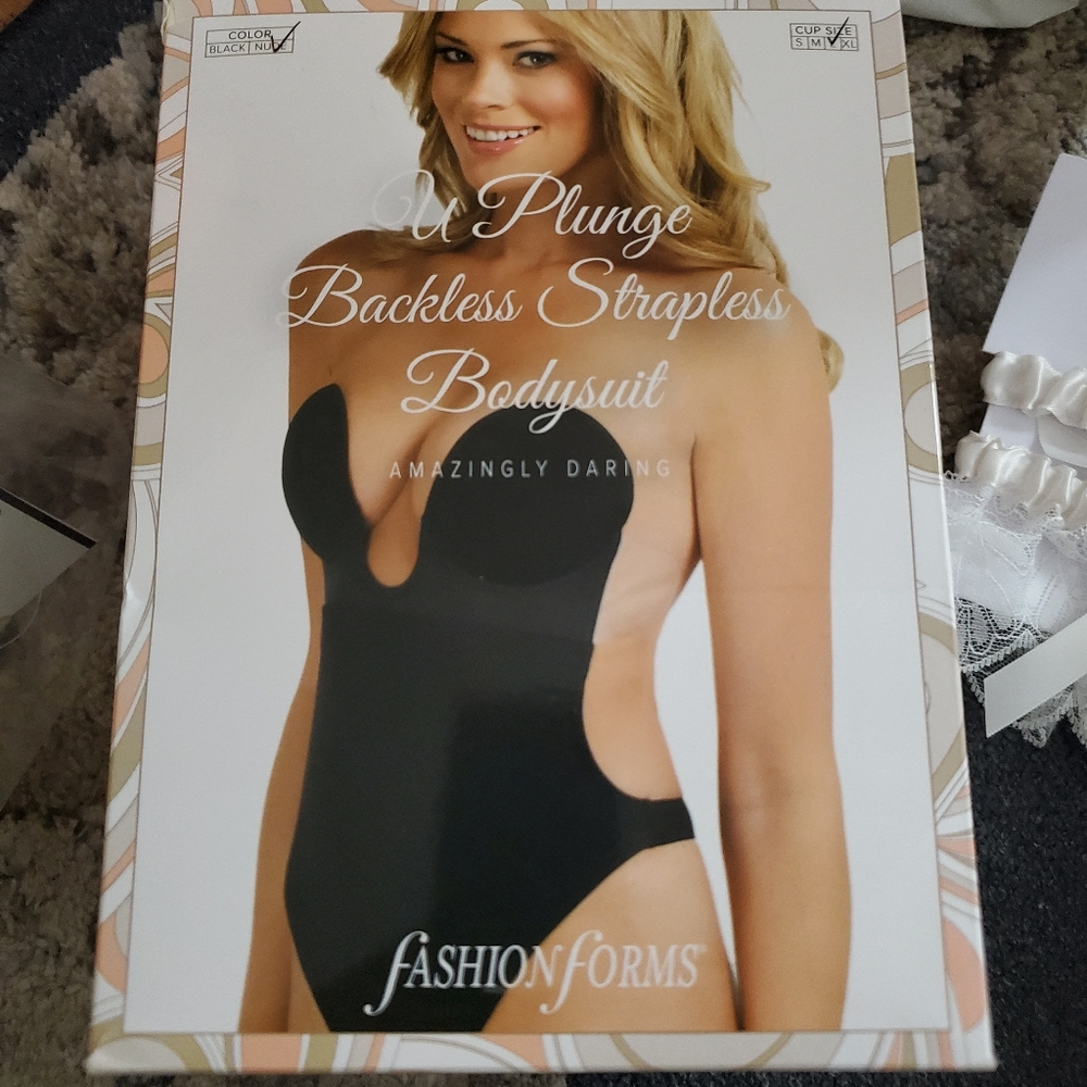 Plung backless strapless bodysuit